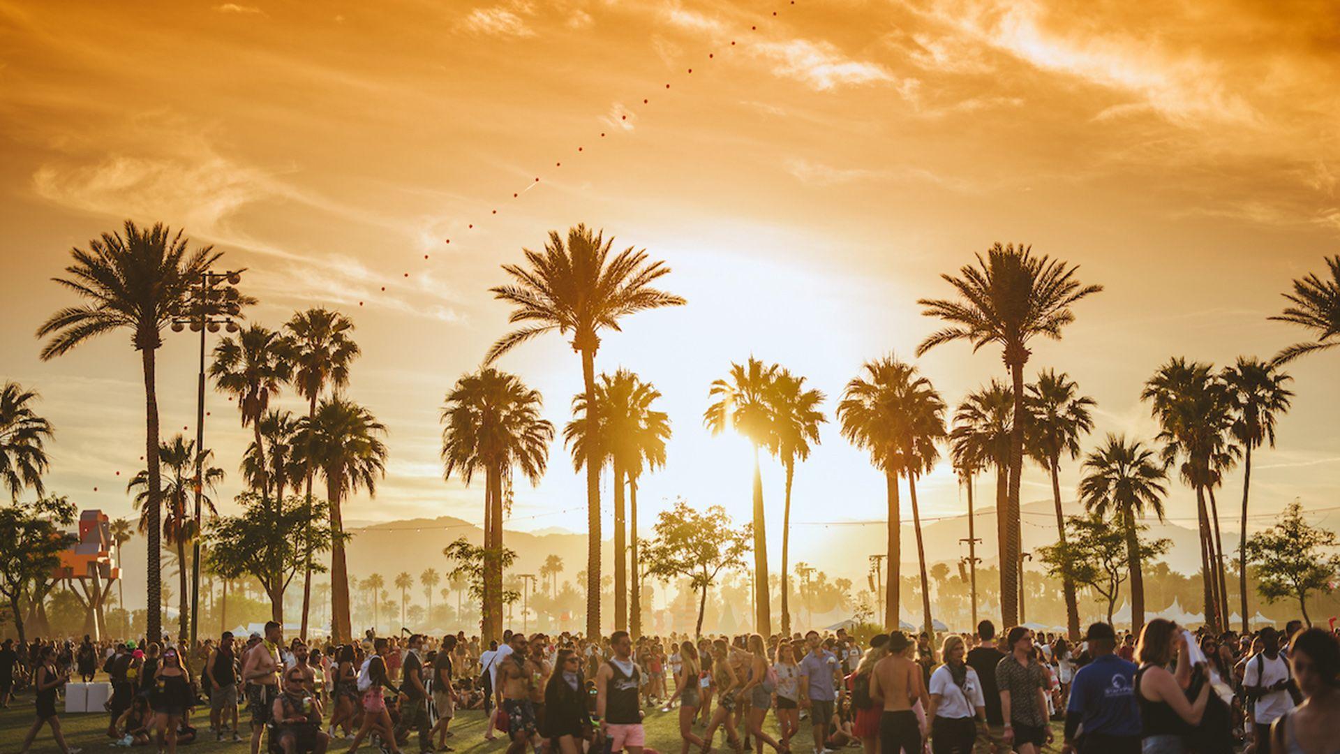 ¡ASÍ PUEDES  VER COACHELLA 2022  DESDE CASA!