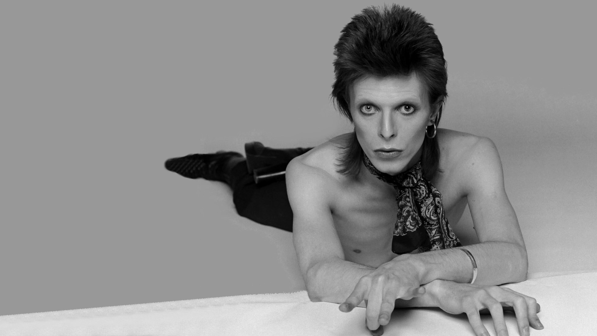 Documental de David Bowie "Moonage Daydream" se estrenará a finales de Abril Documental de David Bowie "Moonage Daydream" se estrenará a finales de Abril