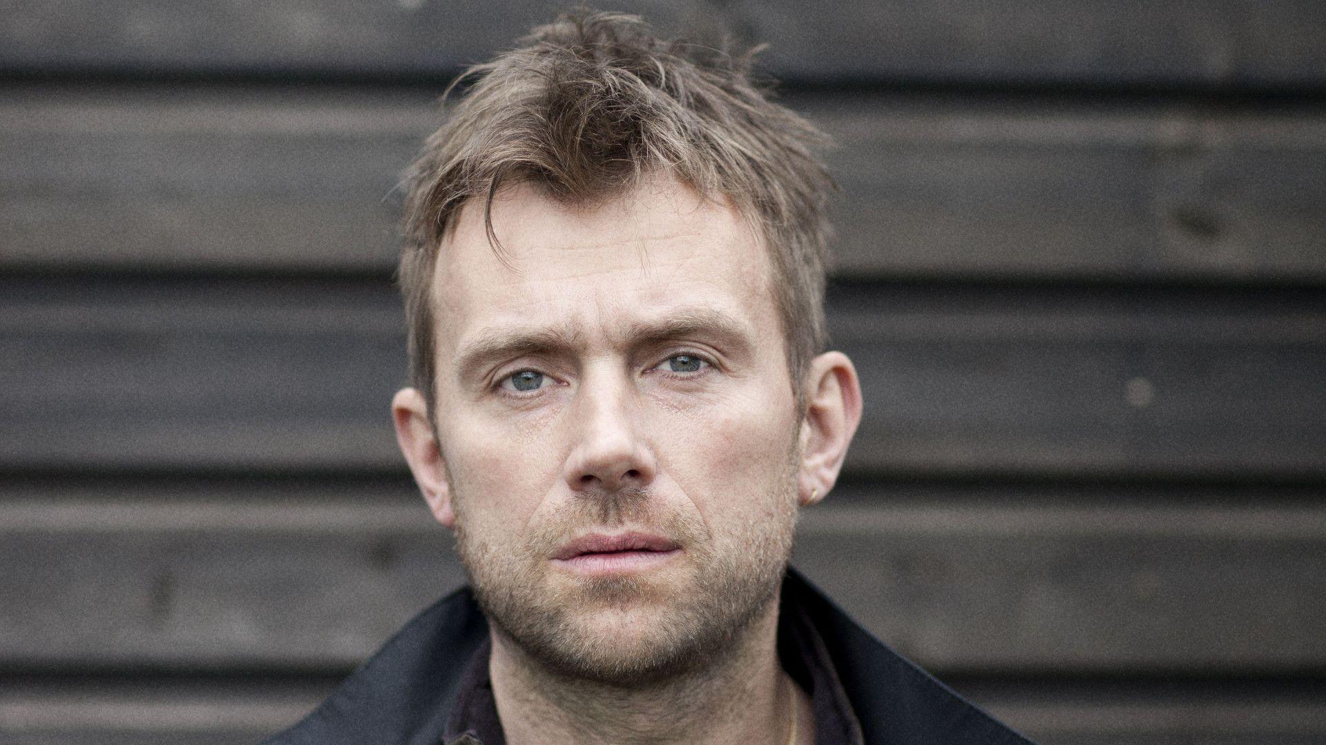 DAMON ALBARN COLABORA CON UN ARTISTA URBANO!