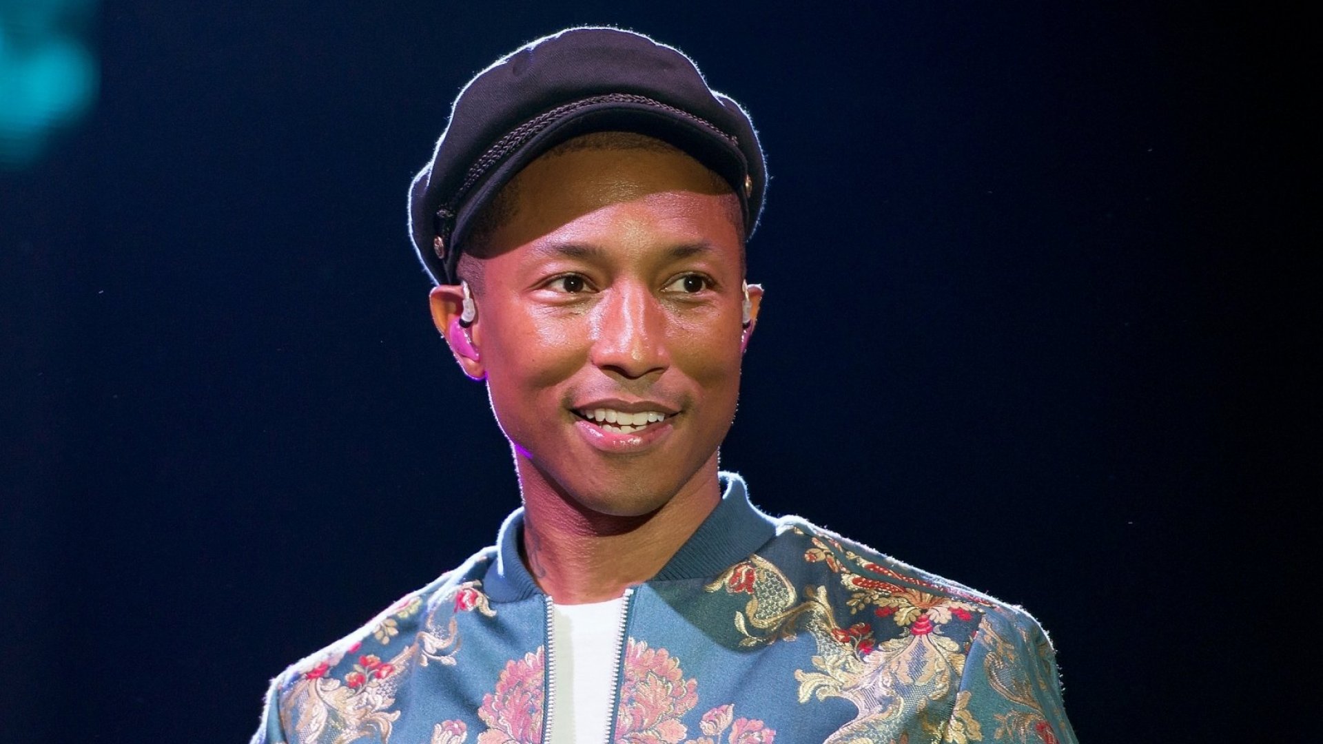 "Pharrell Williams y Mumford & Sons fusionan talento en 'Good People' "Pharrell Williams y Mumford & Sons fusionan talento en 'Good People'