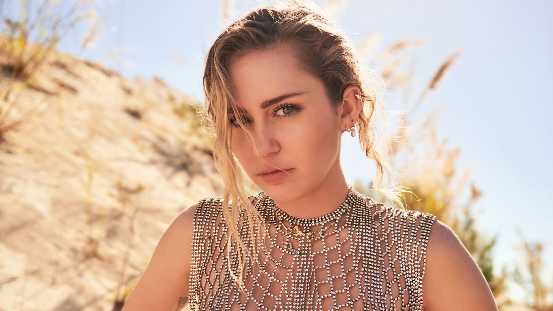Con participación de Naomi Campbell y Brittany Howard: Miley Cyrus revela canciones de su próximo disco