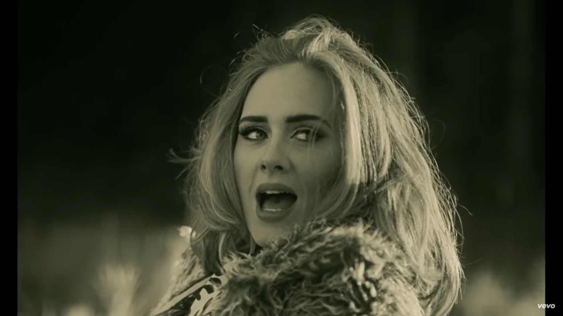 “HELLO” DE ADELE LOGRA RÉCORD EN YOUTUBE “HELLO” DE ADELE LOGRA RÉCORD EN YOUTUBE