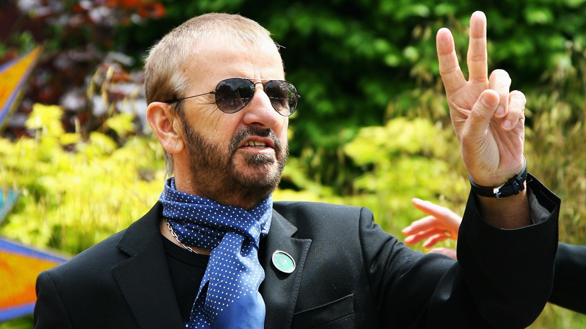 ASÍ CELEBRA SU CUMPLEAÑOS N° 81 RINGO STARR!