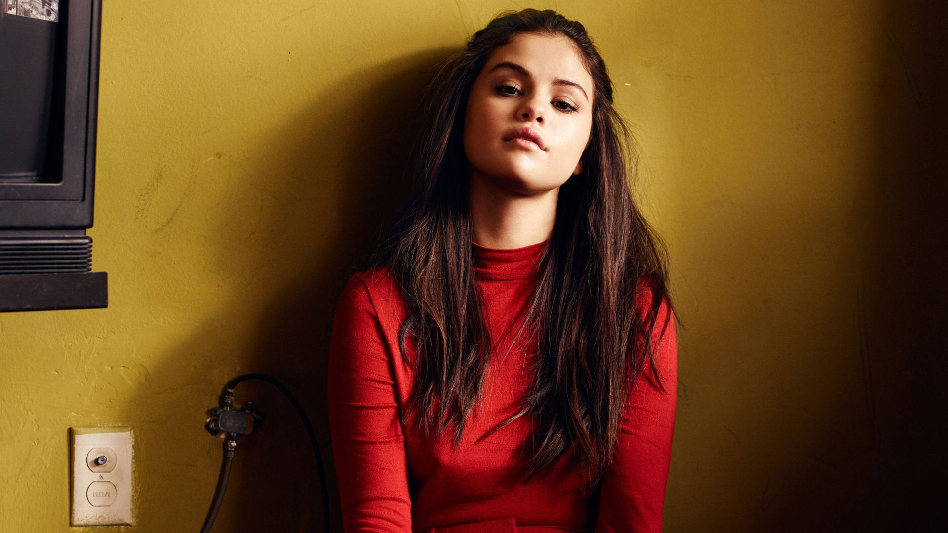 Selena Gomez revela el tracklist de 'I Said I Love You First' y sorprende con un título en español