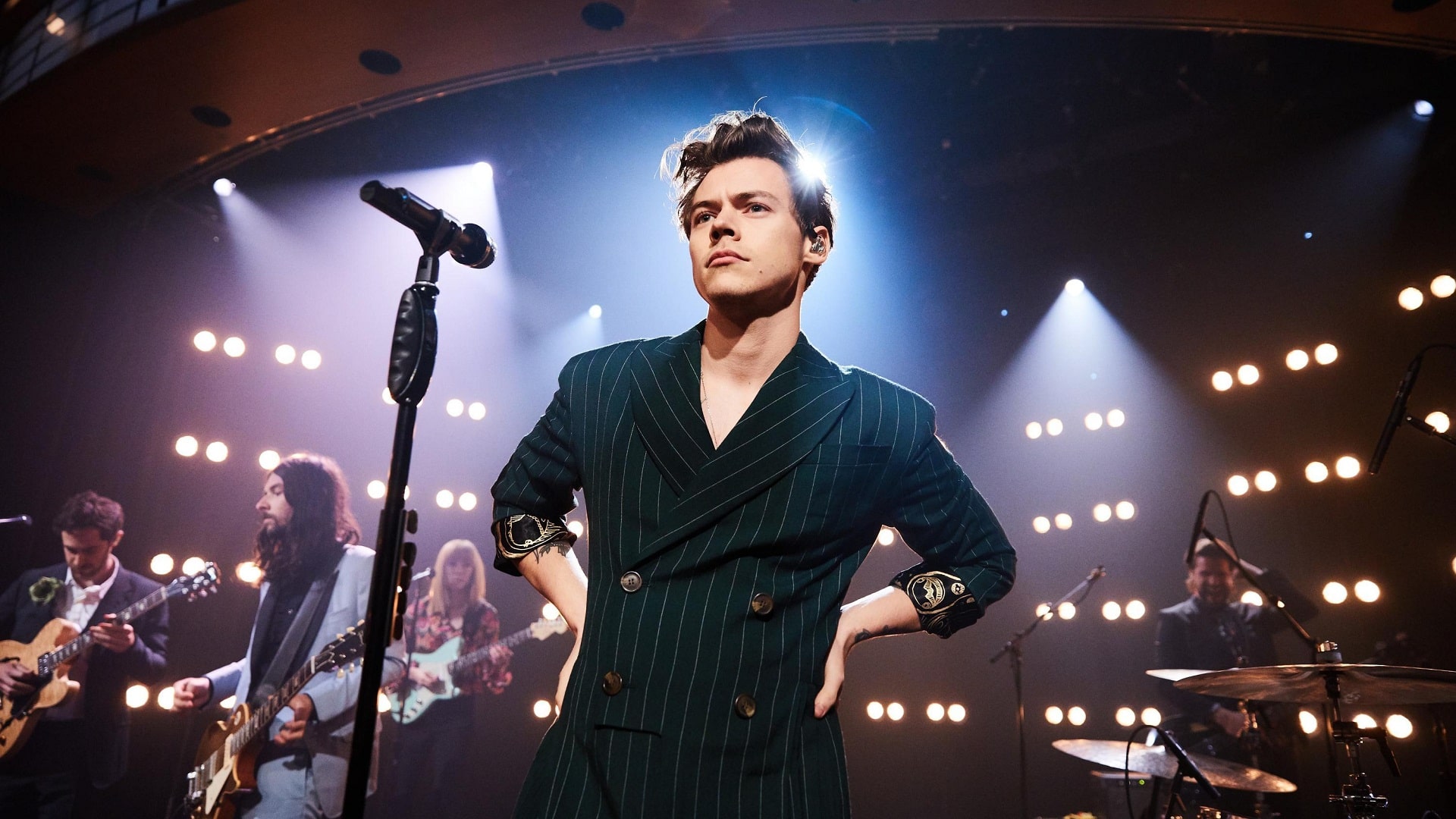 Harry Styles Cumple 30 Años y en La X  recordamos su carrera y sus canciones