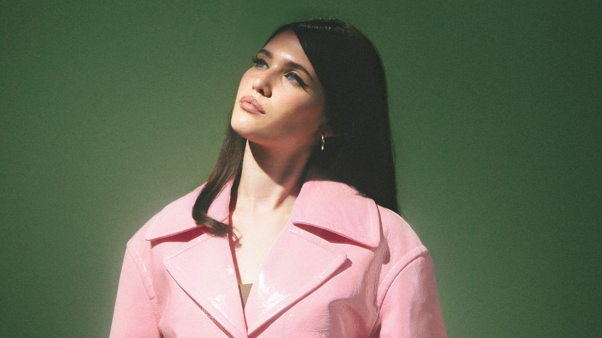 Sienna Spiro estrena Visitor, su esperado álbum debut!
