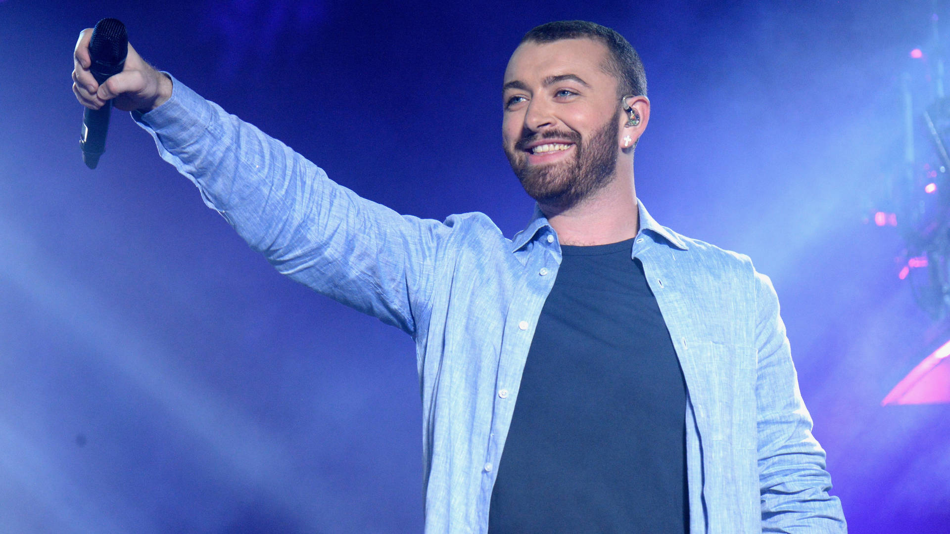 Sam Smith lanza "To Be Free", una balada grabada en una sola toma