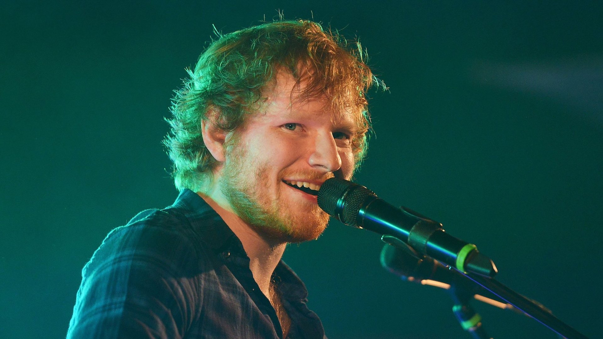 Así suena "Azizam", lo nuevo de Ed Sheeran! Así suena "Azizam", lo nuevo de Ed Sheeran!