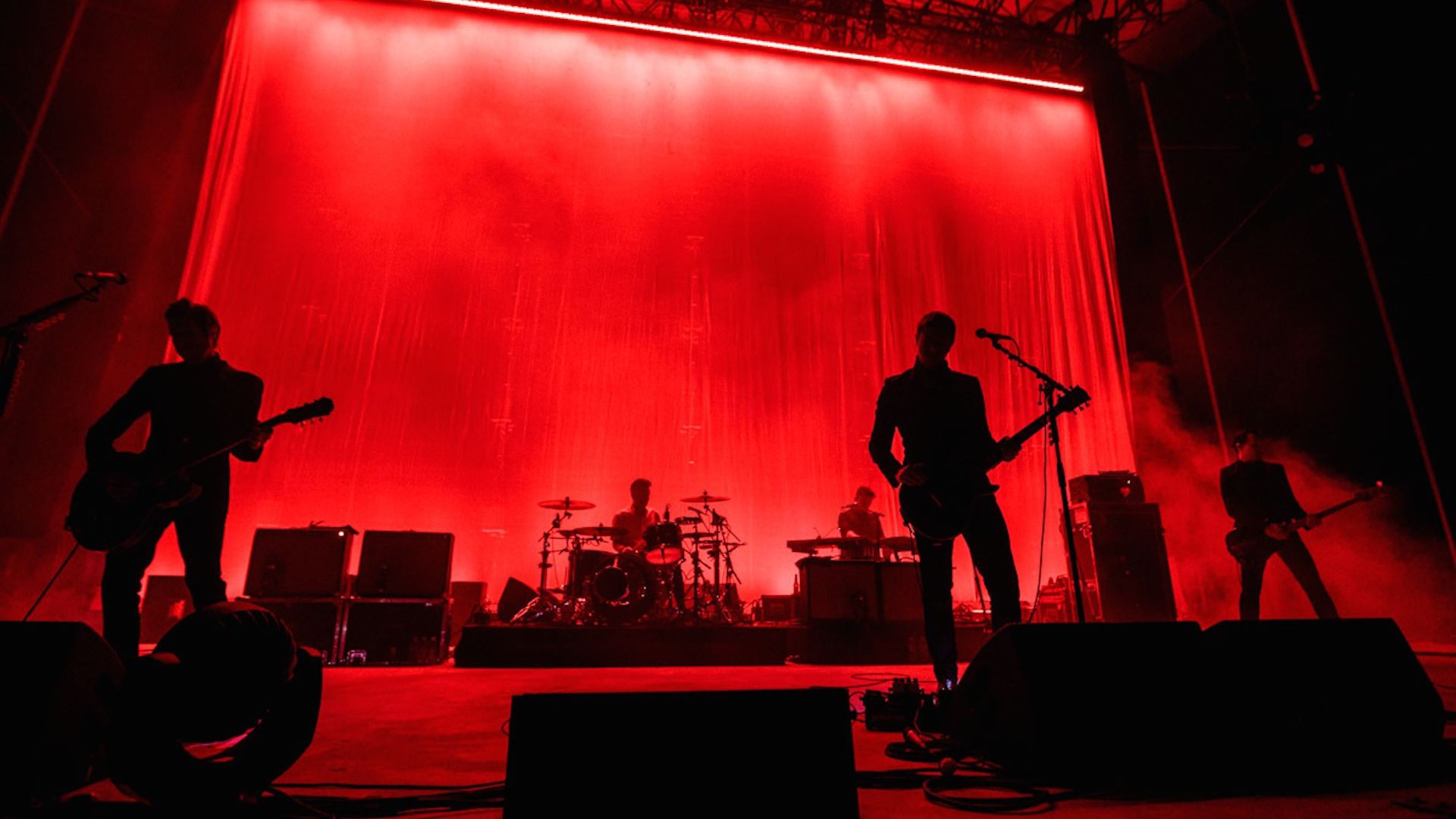 INTERPOL ESTRENA “SOMETHING CHANGED” INTERPOL ESTRENA “SOMETHING CHANGED”