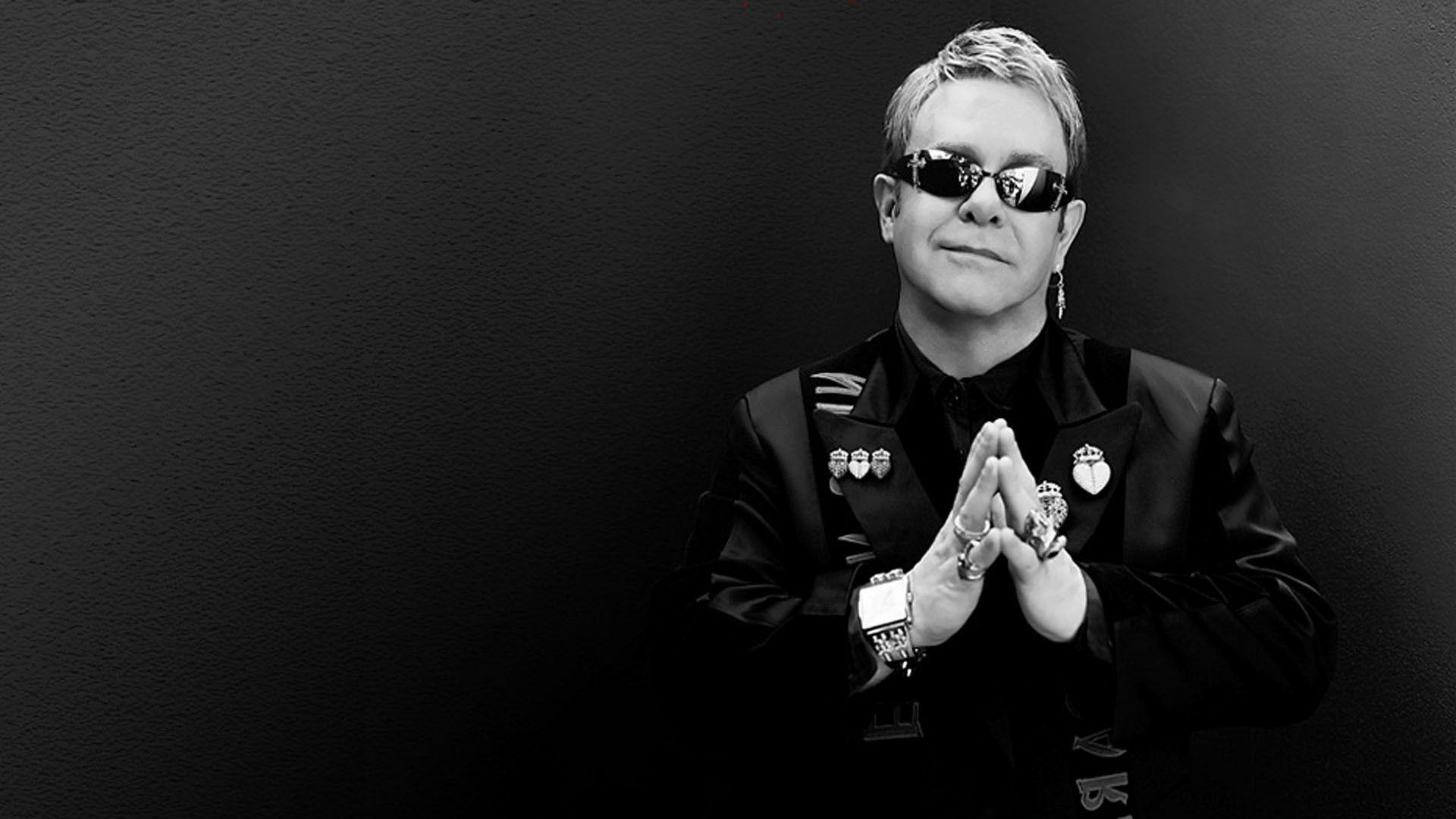 Elton John Hospitalizado en Francia Tras Accidente Doméstico
