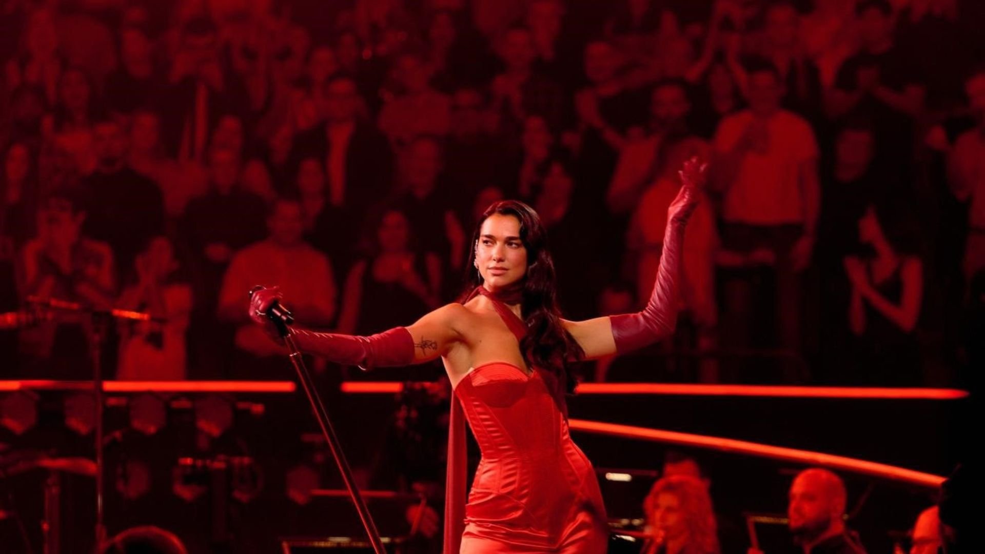 Dua Lipa sorprendió a sus fans con nueva colaboración!