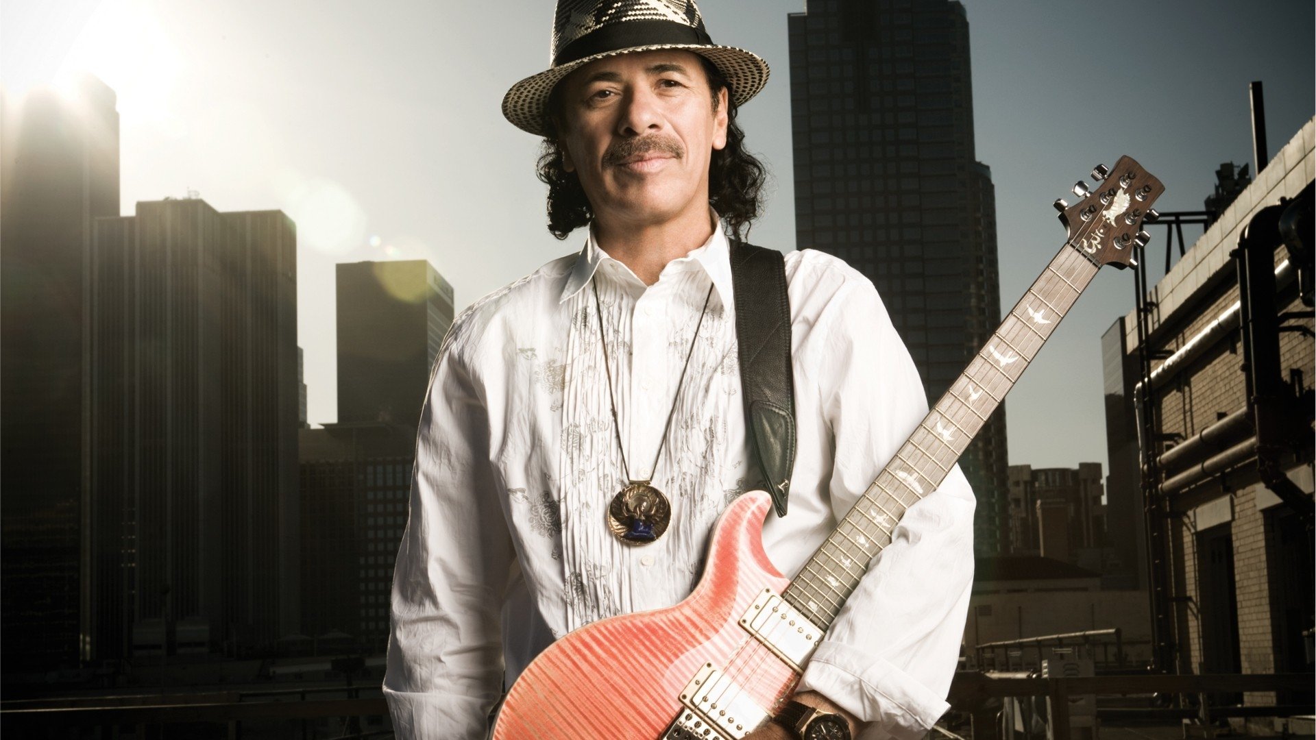 Llega a la Gran Pantalla el Documental "Carlos" que Revela la Vida de Santana Llega a la Gran Pantalla el Documental "Carlos" que Revela la Vida de Santana