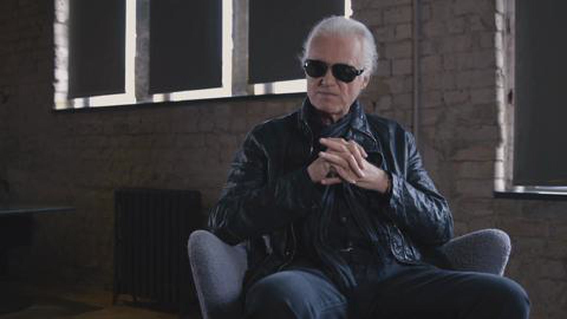 Nuevo capítulo en la disputa vecinal entre Robbie Williams y Jimmy Page Nuevo capítulo en la disputa vecinal entre Robbie Williams y Jimmy Page
