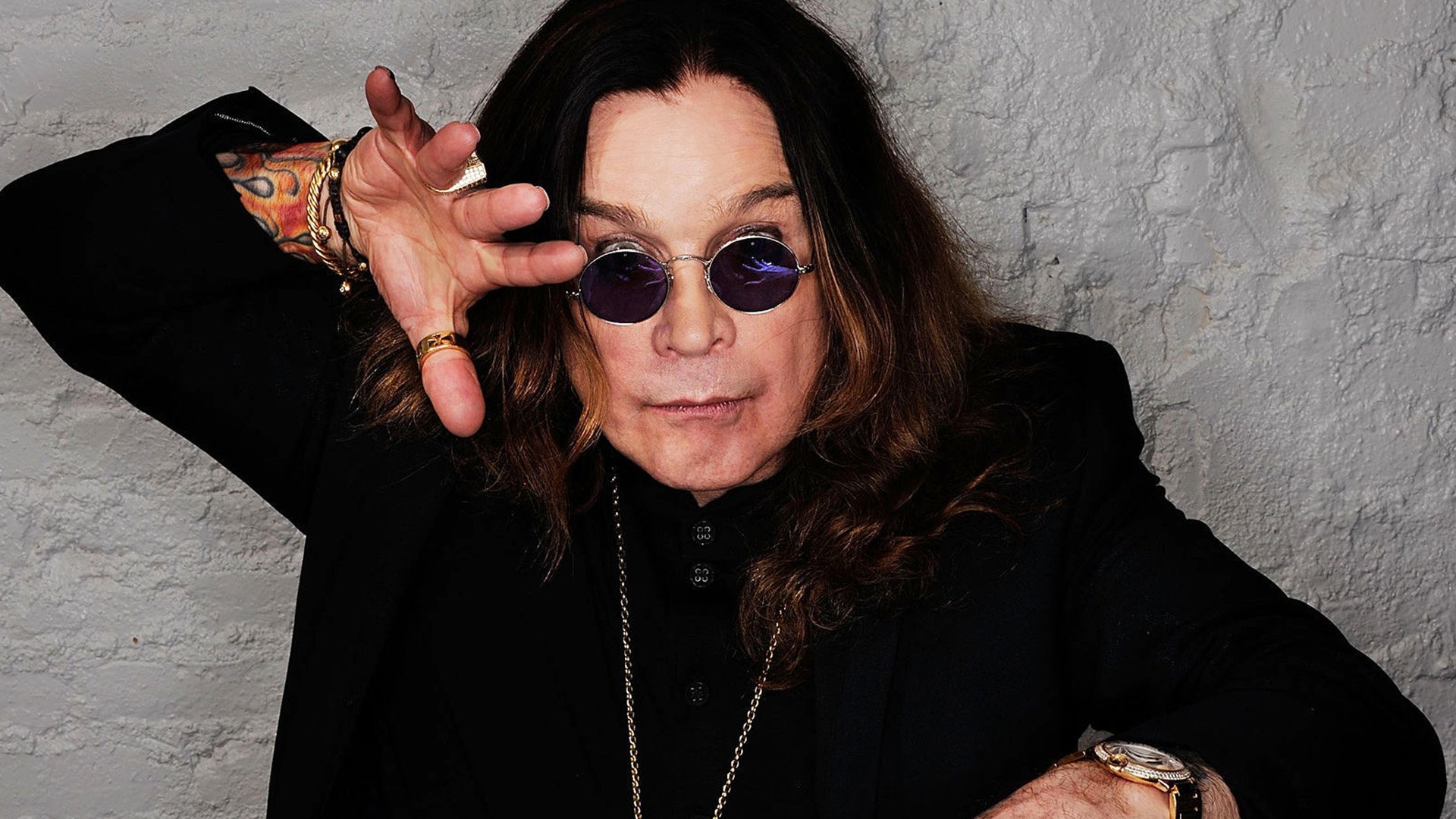 CONOCE LOS DETALLES DE LA BIOGRAFIA DE OZZY OSBOURNE