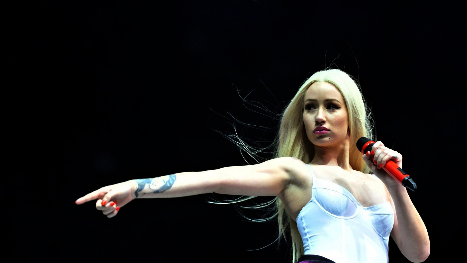 IGGY AZALEA PONE "FIN A UNA ERA"!