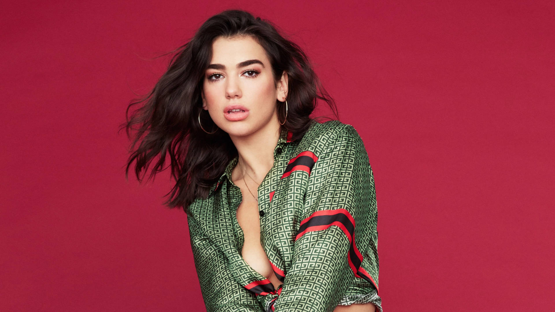 Dua Lipa Borra su Historial en Instagram y Da la Bienvenida a una