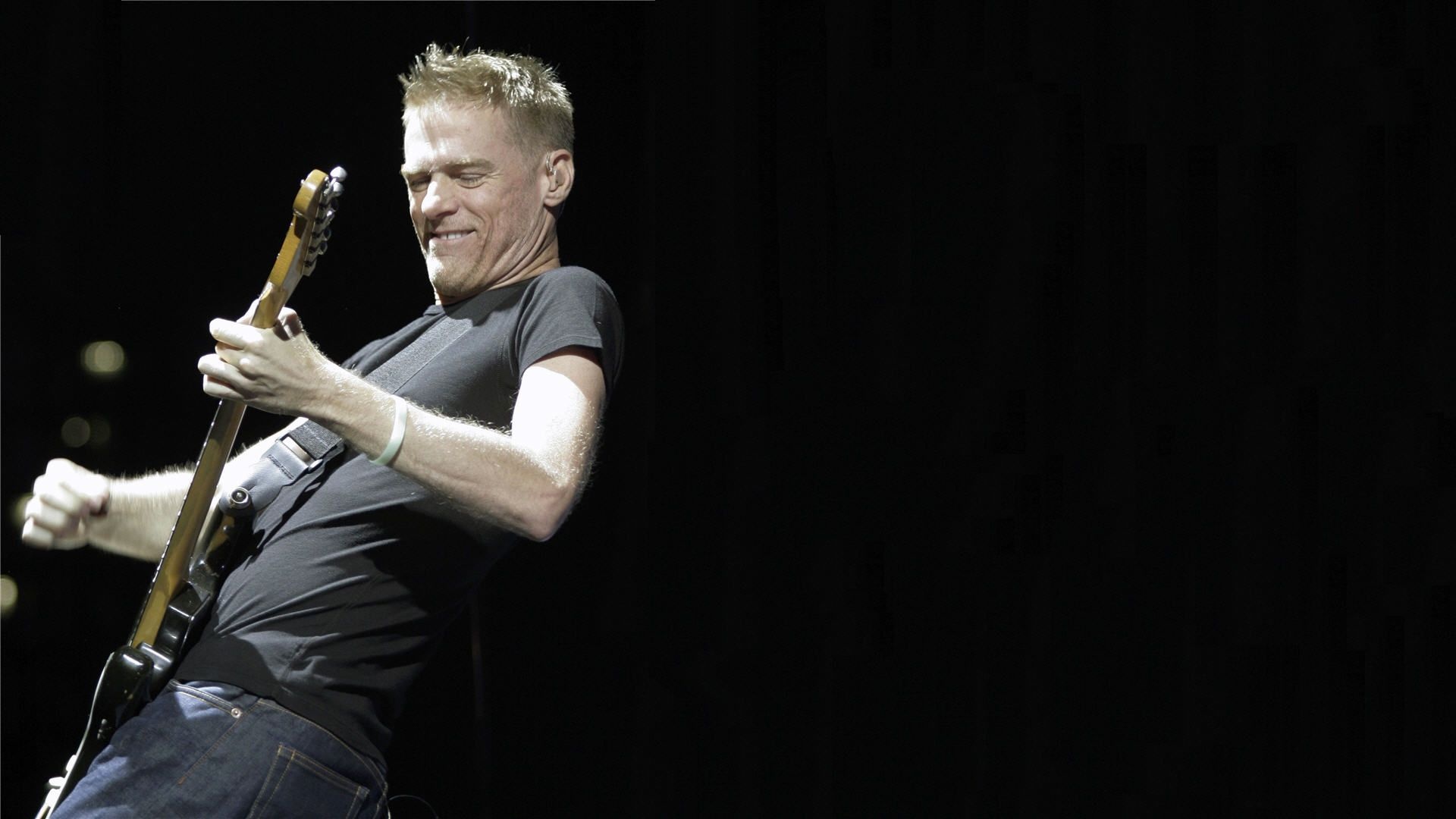 Bryan Adams estrena Roll With The Punches, su nuevo álbum de estudio