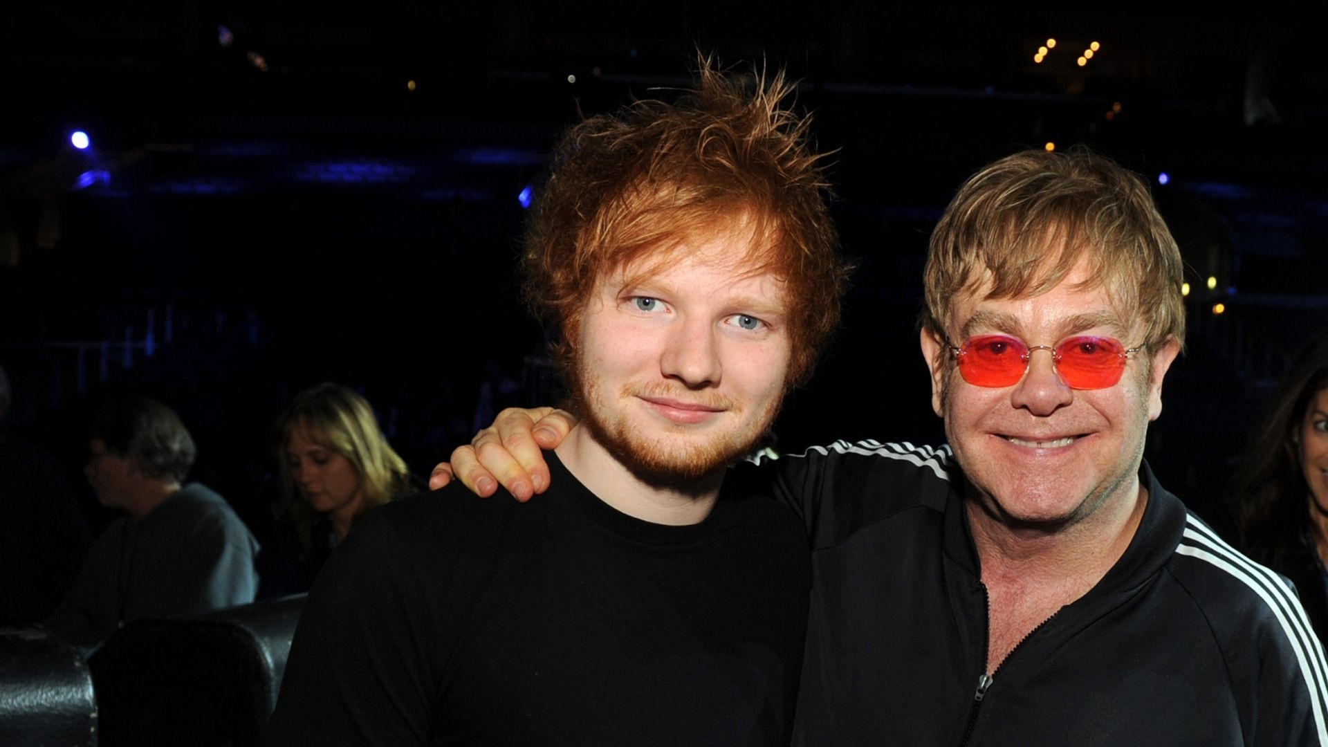 ASÍ SUENA "MERRY CHRISMAS" DE ELTON JOHN Y ED SHEERAN