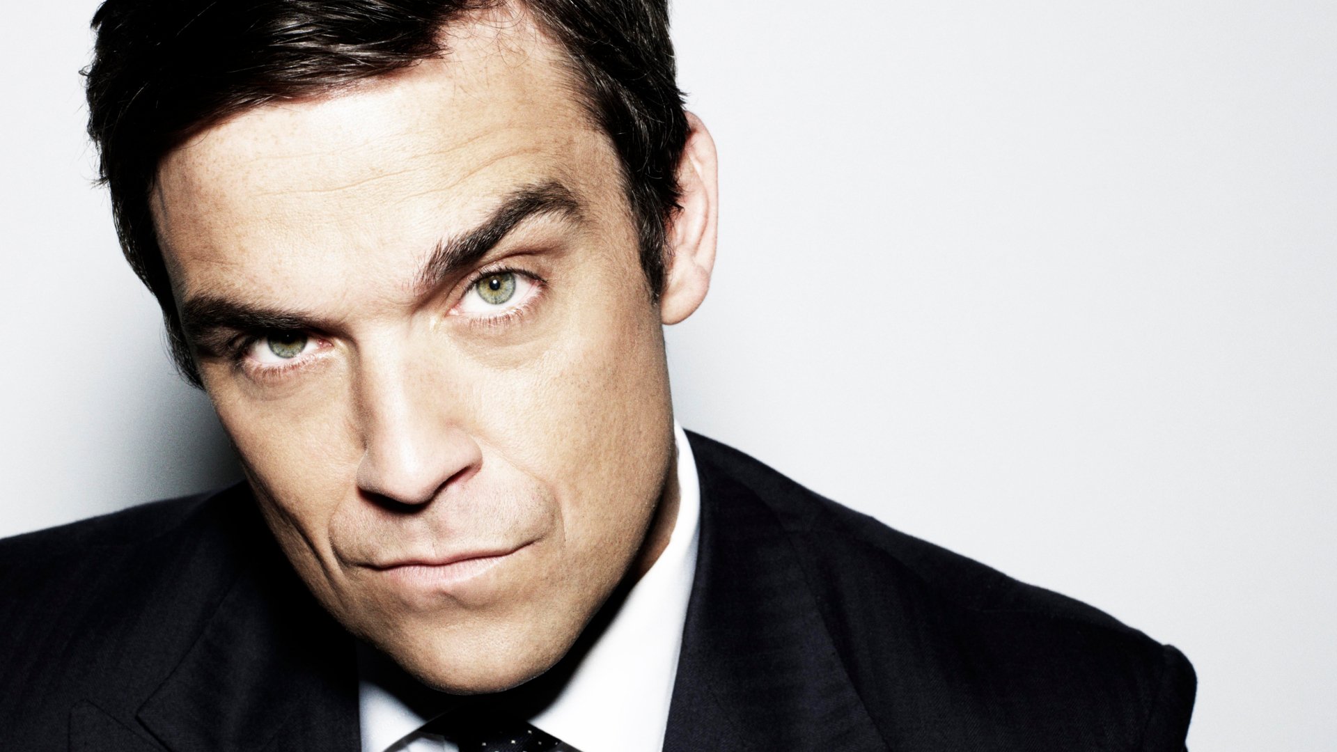 Robbie Williams enfrenta las críticas con una canción de empoderamiento Robbie Williams enfrenta las críticas con una canción de empoderamiento