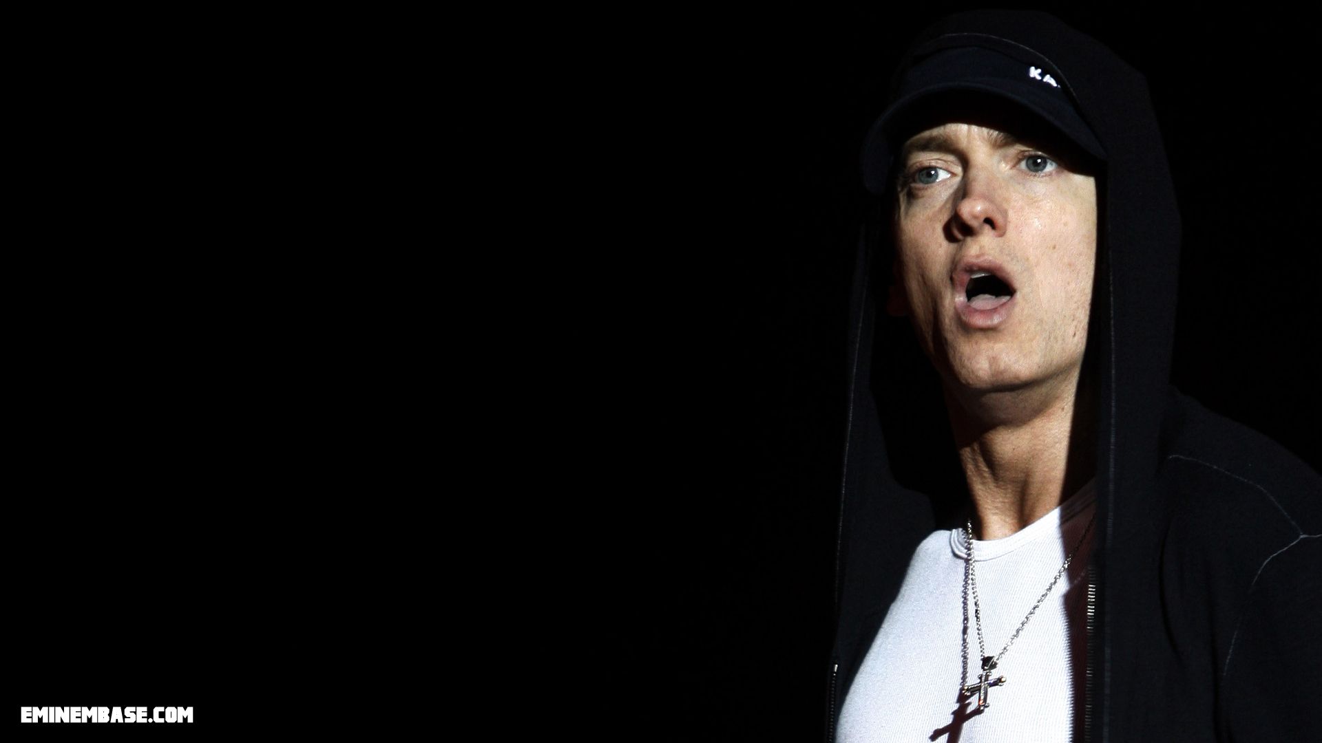 Eminem Desbanca a Taylor Swift en la Lista Billboard 200 Eminem Desbanca a Taylor Swift en la Lista Billboard 200