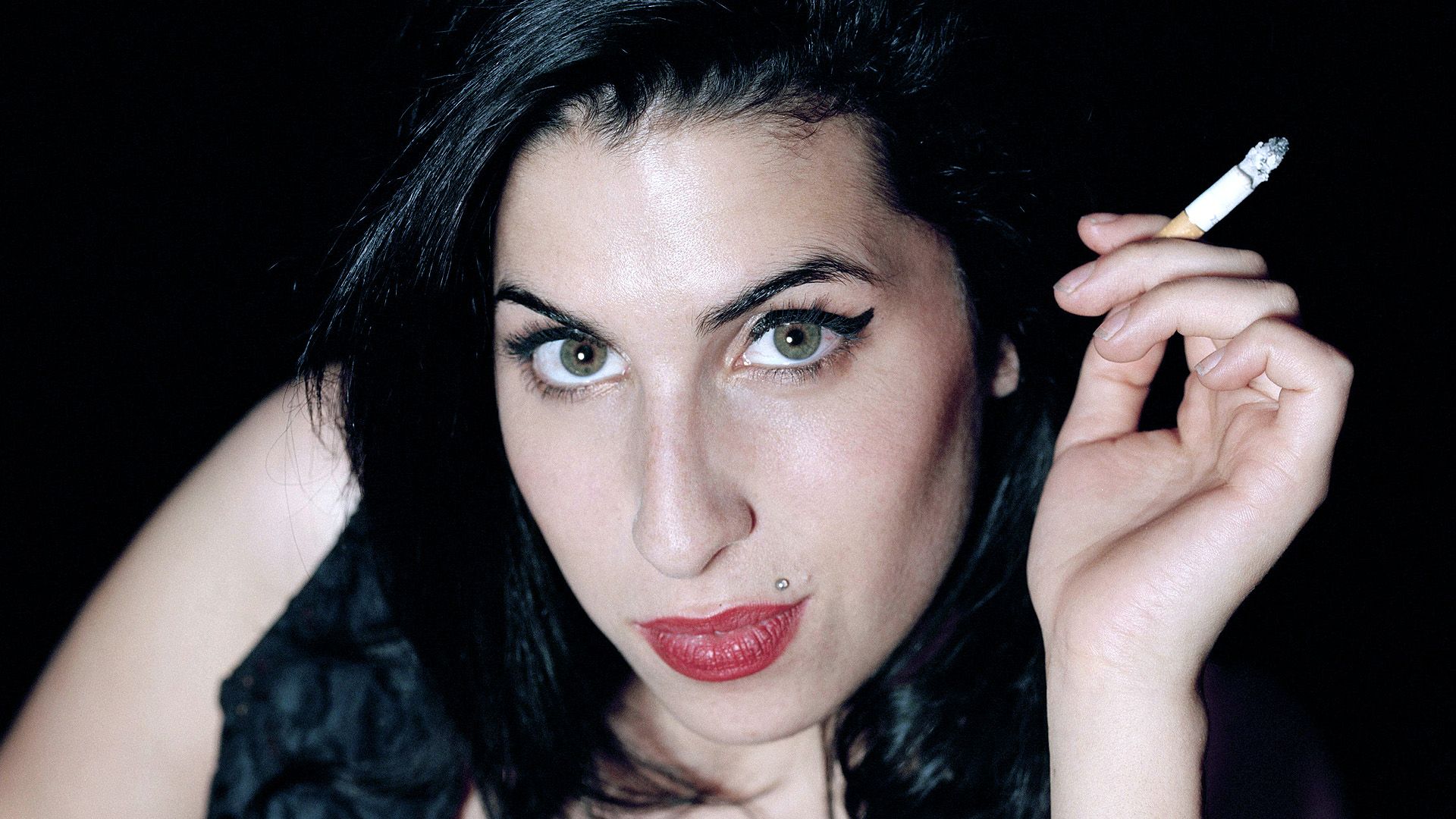 "Back To Black": El Disco de Amy Winehouse que Inmortaliza una Relación Complicada "Back To Black": El Disco de Amy Winehouse que Inmortaliza una Relación Complicada